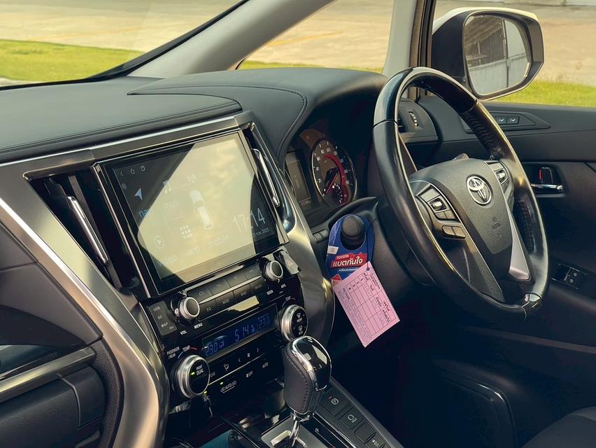  . Toyota Alphard 2.5 SC Package MNC 2020 จด 2021 • Mileage: 65,000 km 18