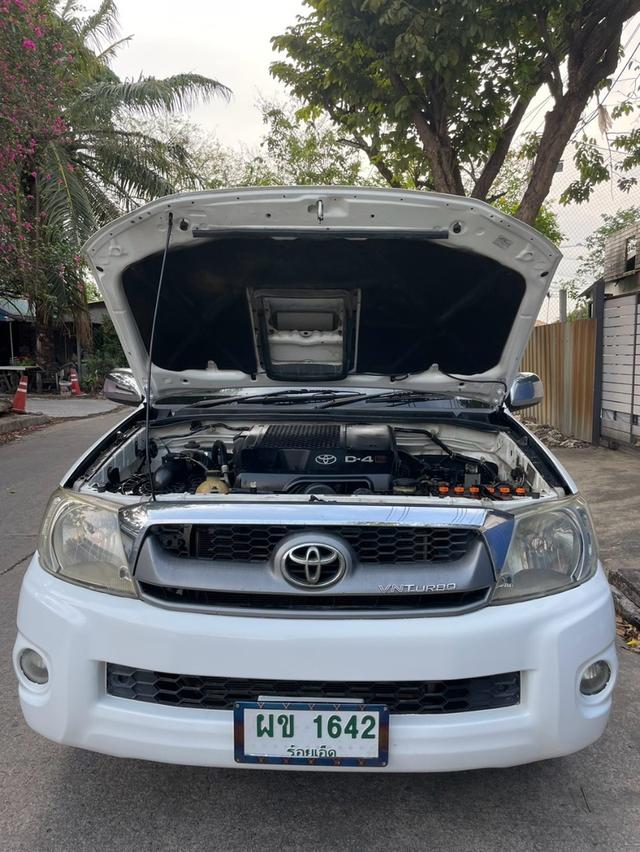 2010 toyota Vigo opencab  2.5 mt เกียร์ธรรมดา ขาย 175,000.-   เล่มพร้อม รถพร้อมใช้ เอกสารครบ จอดมีนบุรี เสรีไทย กทม  สอบถาม 085 33 7 5537 7