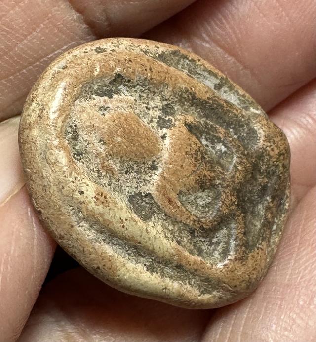 พระกำแพงซุ้มกอ พิมพ์กลาง มีราดำ 6