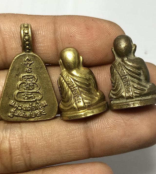 ยกชุดหลวงพ่อเงิน วัดบางคลาน 200 ราคารวมส่ง 2