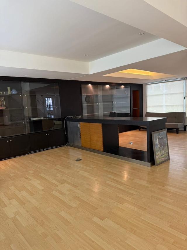 อาคารพาณิชย์ 2 ห้องที่ ตีทะลุกัน 10