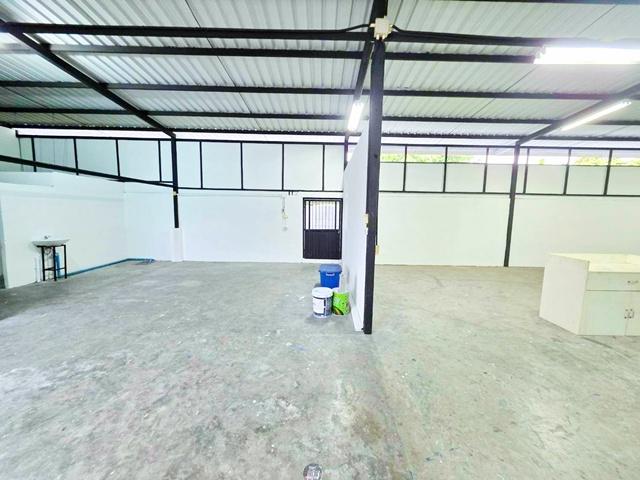 MRT ลาดพร้าว 101 1.4 กม.โกดังให้เช่า บิ๊กซี ลาดพร้าว1 Food Land รพ.ลาดพร้าว 670 ตร.ม. เดอะมอลล์ บางกะปิ เซ็นทรัล อีสต์วิ 7