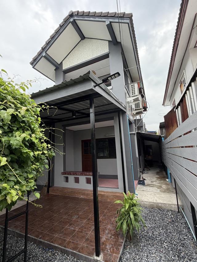 ขายบ้านแฝด รีโนเวทใหม่ พร้อมอยู่ หมู่บ้านวโรชา โครงการ 5 