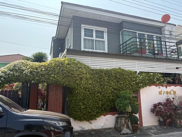 ขายบ้านแฝด....สไตล์บ้านเดี่ยว  2 ชั้น  ตกแต่งต่อเติมบางส่วนพร้อมเฟอร์นิเจอร์   หมู่บ้านรัชชา5 ถนนบางใหญ่-บางคูลัด ใกล้เซ็นทรัลเวสเกต  12