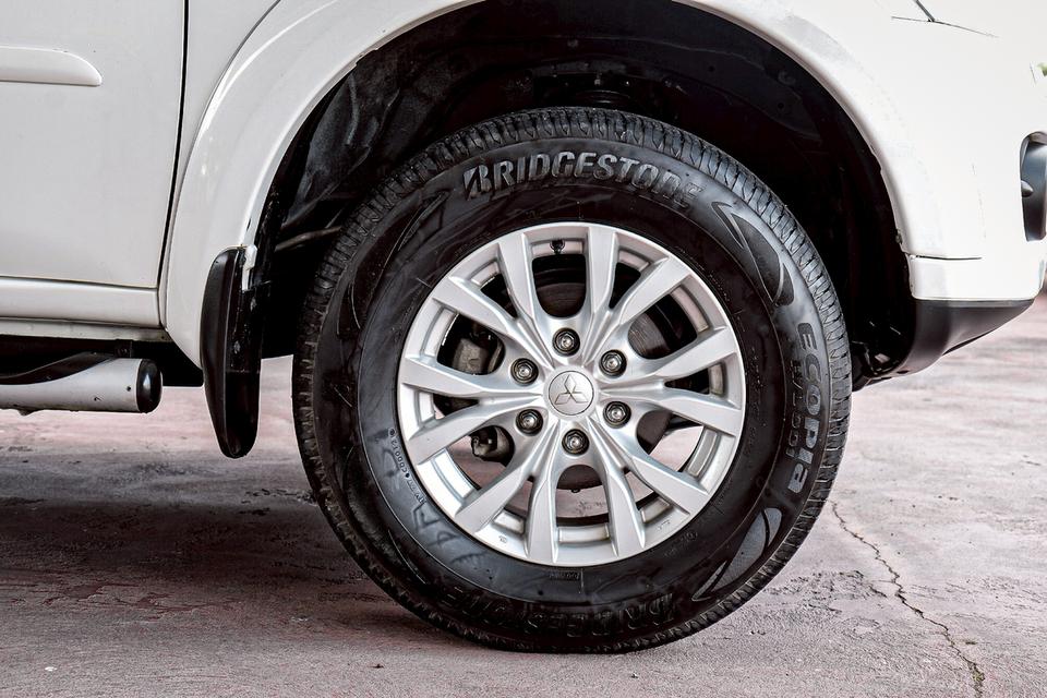 MITSUBISHI PAJERO เครื่องยนต์ 2.5 GT VG ปี 2013 16