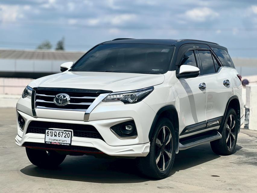 toyota fortuner 2.8 trd ปี 2018 รถบ้าน สวยจัดๆ ไมล์ 6หมื่น โลแท้ๆ 