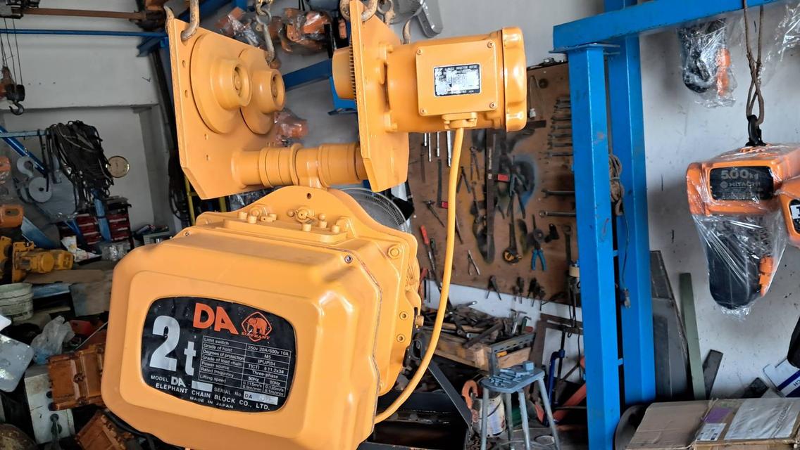 ขายรอกโซ่ไฟฟ้ามือสองขนาด2ตันยกสูง8เมตรไฟ3เฟสพร้อมใช้