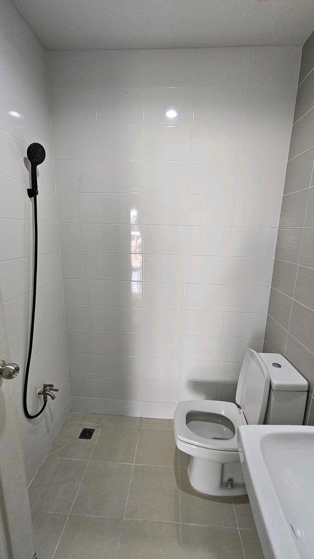 ขาย/เช่า ทาวน์โฮม 3 ชั้นหลังมุม สวยกว้างขวาง ทำเลดี ย่านรามอินทรา วัชรพล สุขาภิบาล 5 7