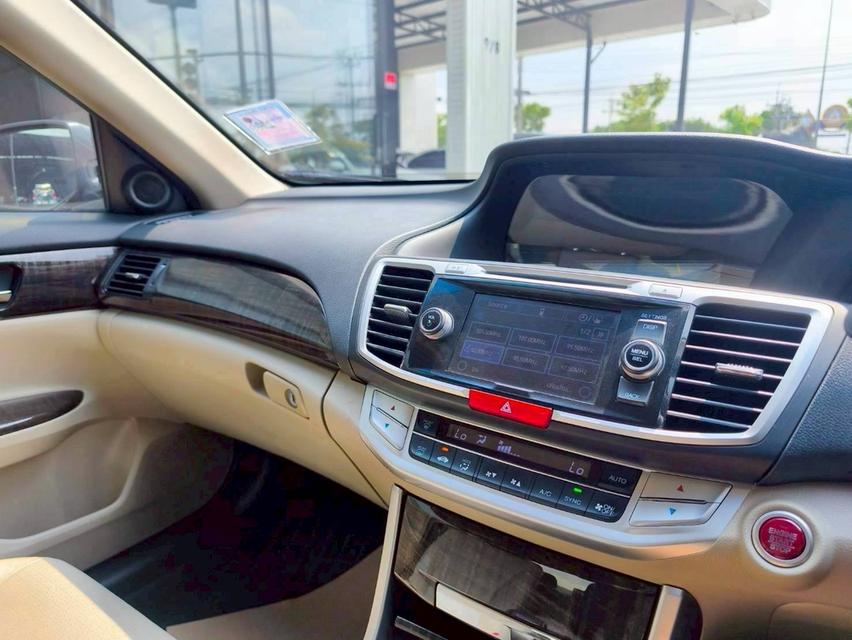 รหัสรถ KPV7394 2014 HONDA ACCORD 2.0 EL 8