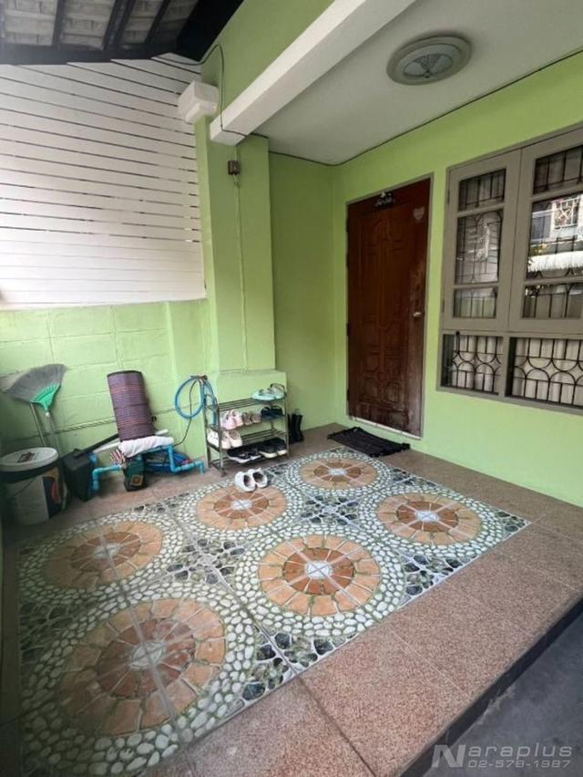 68121158 : ขายทาวน์เฮ้าส์ 2 ชั้น ขนาด 3 ห้องนอน บนที่ดิน 20.6 ตารางวา หมู่บ้านซื่อตรง ลีลาวดี ซอย พหลโยธิน 54/1 บ้านสวย น่าอยู่ ราคาดีๆ 2