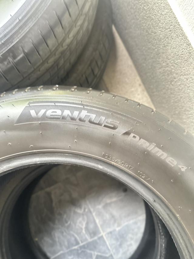 ขายยางhankook235/60/17มีปะ1