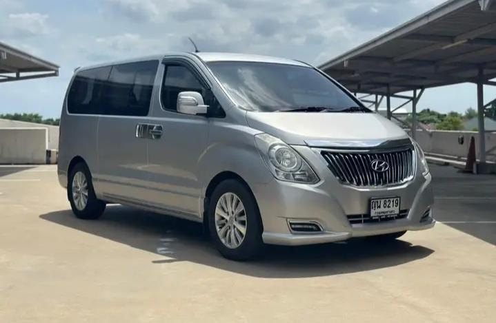 Hyundai Grand Starex ปี 2011