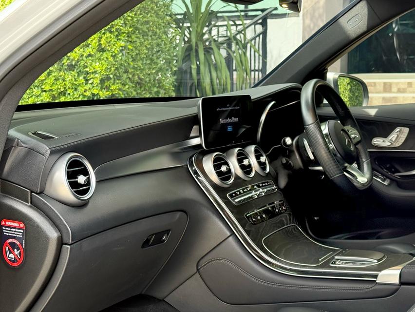 2022 BENZ GLC 220D AMG รถมือเดียวออกป้ายแดง รถวิ่งน้อย เข้าศูนย์ทุกระยะ ไม่เคยมีอุบัติเหตุครับ รูปที่ 11