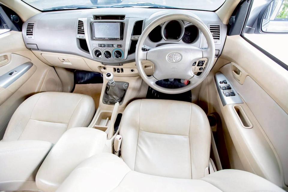 Toyota Vigo Double Cab 4 ประตู 2.5E ดีเซล ปี 2010 สีเทา  13