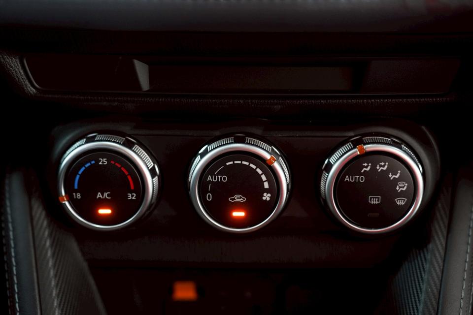 MAZDA 2 1.3 S LEATHER AT  ปี 2020  9