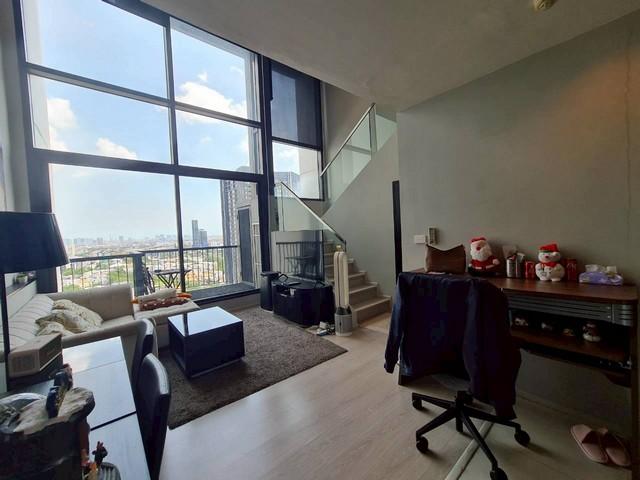 Rent Rhythm Sukhumvit 441 Duplex room 60 sq.m free service for air cleaning 2 times.