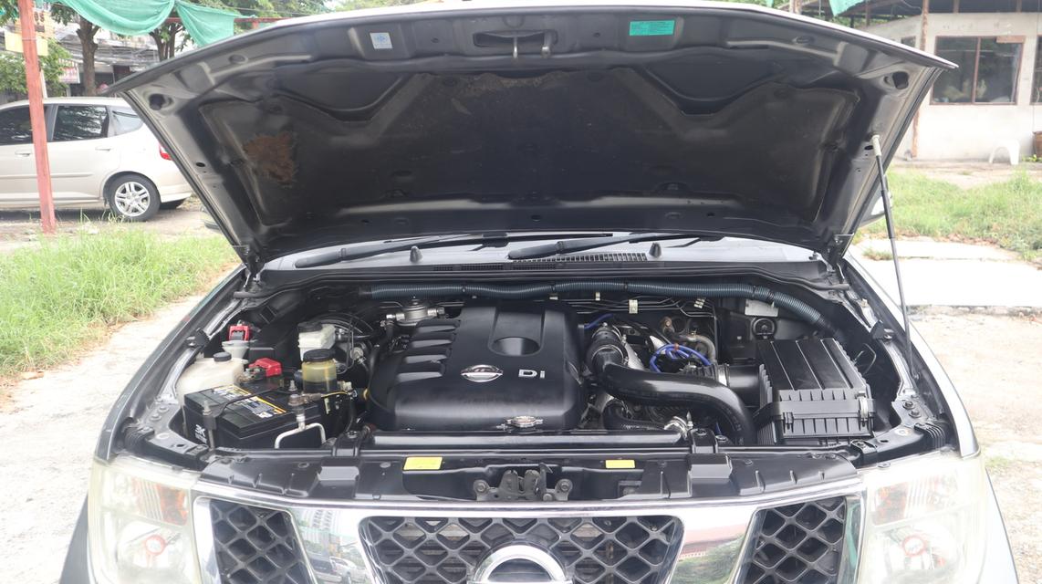 Nissan navara 2.5 SE 2013