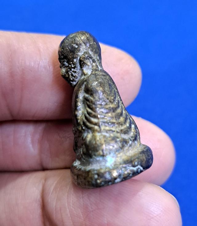 หลวงพ่อเงินรุ่นปืนแตกปี 2528