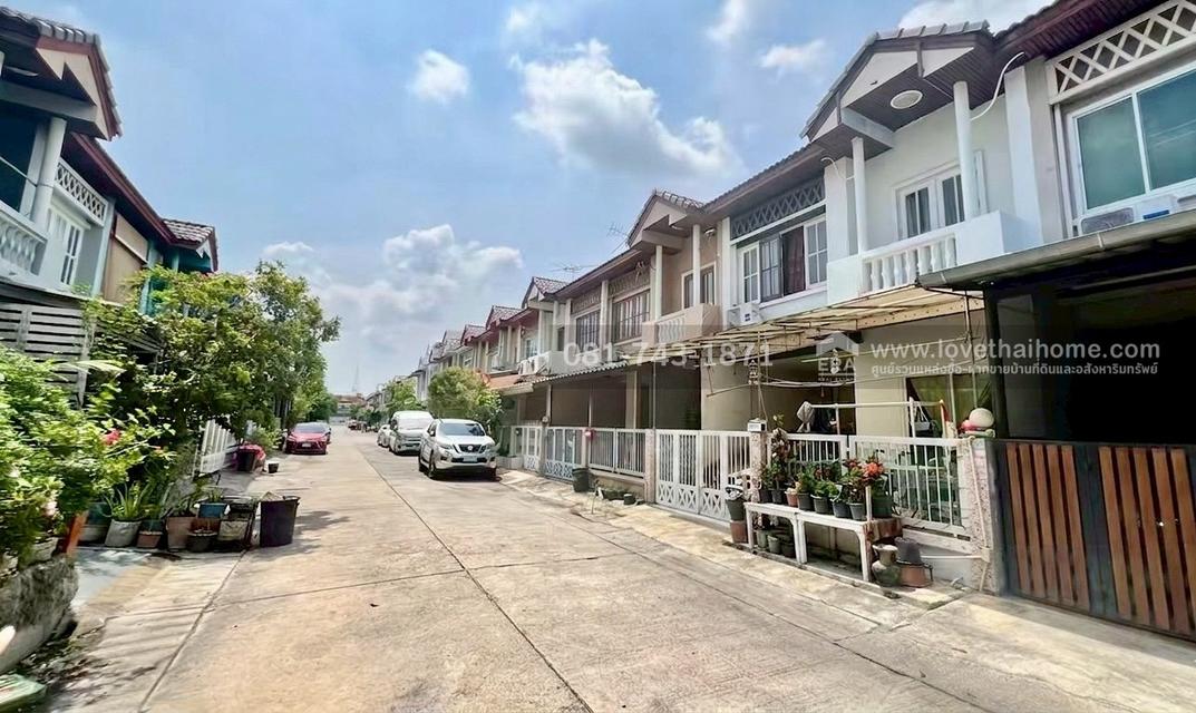 ขายด่วน! ทาวน์เฮ้าส์ 2 ชั้น เลียบคลองสอง27 หมู่บ้านวรารักษ์ พื้นที่ 20 ตรว. ราคาพิเศษ ขายตามสภาพ ราคาเพียง 1.7 ล้านบาทเท่านั้น! ใกล้ สนง เขตคลองสามวา 7