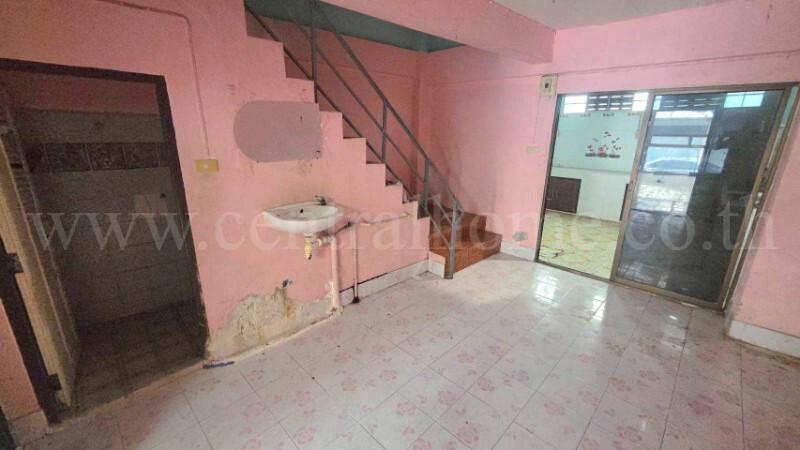 อาคารพาณิชย์ 3.5 ชั้น ซอยอยู่สุข 23 บางเมือง - สมุทรปราการ รีโนเวทแล้ว สภาพดี 3