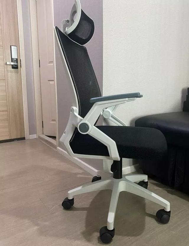 เก้าอี้ทำงานสีขาวดำ 1