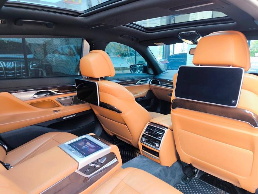 รหัสรถ KPV7414 2017 BMW 740li Limousine สีดำ 12