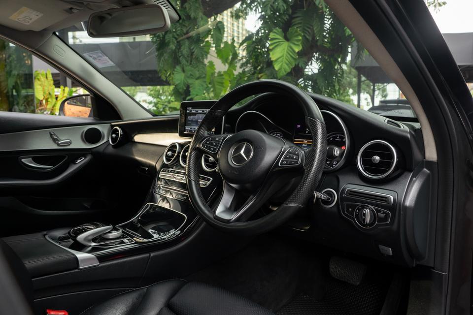 “Mercedes-Benz C200 Avantgarde” ปี 2015 รูปที่ 6