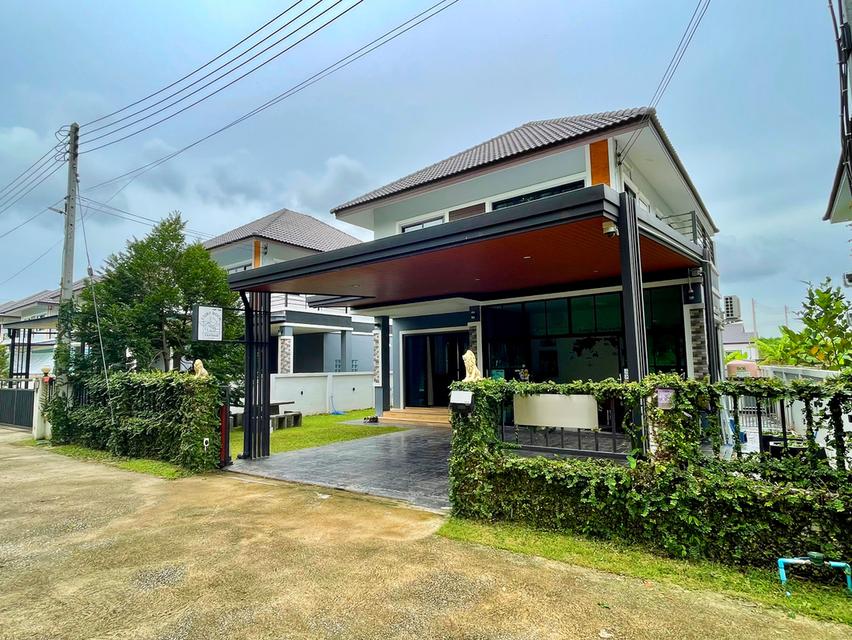 บ้านเดี่ยว 2 ชั้น 3 ห้องนอน 3 ห้องนอน 70 ตร.ว. พื้นที่ใช้สร้อย 180 ตร.ม. เมืองเชียงราย ห่างเซนทรัล 3 กม. แอร์ทุกห้อง เครื่องทำน้ำอุ่น ประตูรีโมท 2