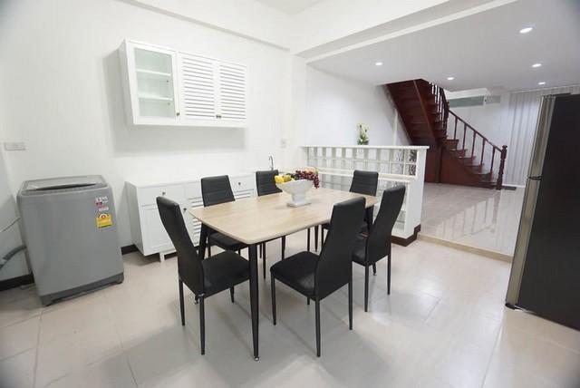 ให้เช่าทาวน์โฮม 3 ชั้น หมู่บ้านอยู่เจริญ รัชดาภิเษก ซอย 3 ใกล้ MRT พระราม 9 รีโนเวทมาใหม่ 3