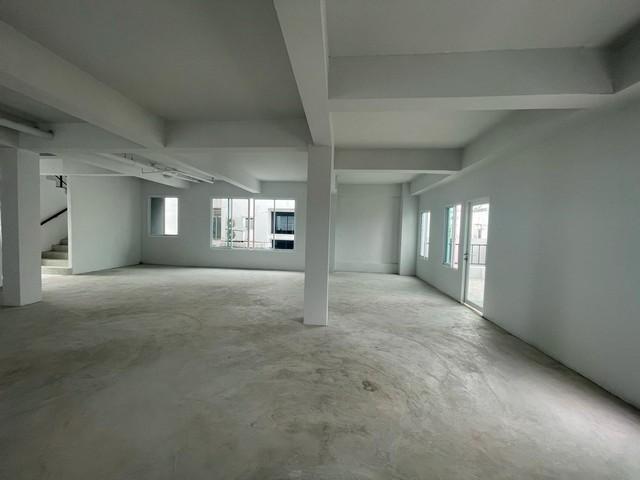 ขายอาคารสำนักงาน 7 ชั้น 1235 ตรม. พงษ์ศิริชัย คอมเพล็กซ์ พร้อมลิฟท์ ใกล้เซ็นทรัลปิ่นเกล้า 4