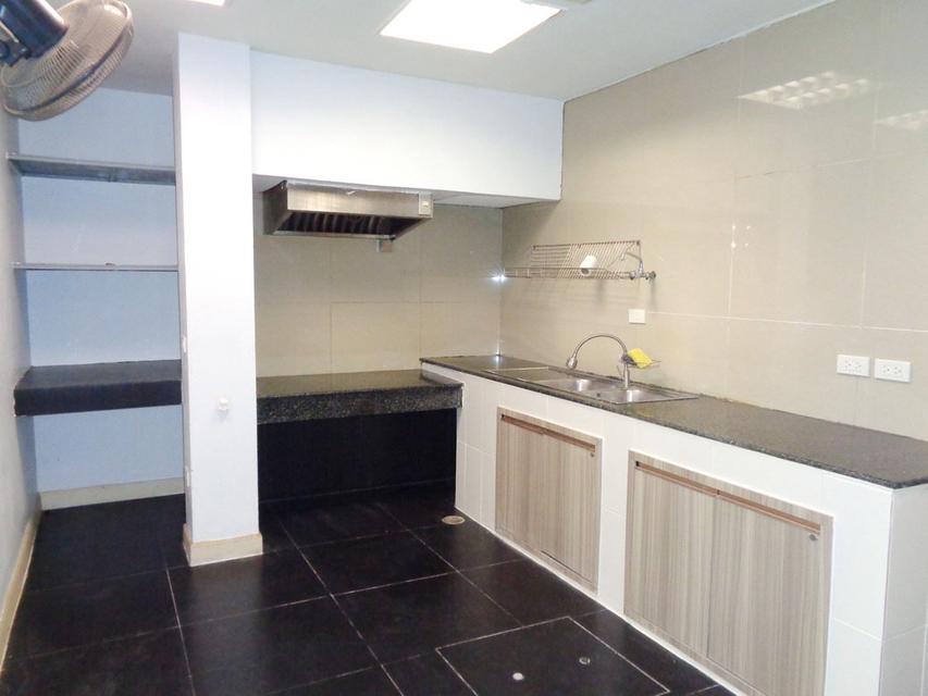 🚩 บ้านรีโนเวท ทาวน์โฮม 3 ชั้น หลังใหญ่ โครงการ เดอะ รีโน่ นวมินทร์ ติดห้างโลตัสนวมินทร์ 9