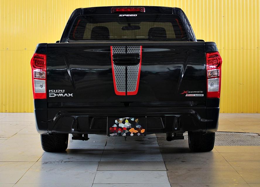 Isuzu D-Max X-Series 2.5 Z VGS Turbo Spacecab MT สีดำ รูปที่ 7