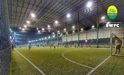 รูป S.W. FOOTBALL CLUB  ⚽️ สนามฟุตบอลหญ้าเทียมในร้ม 4