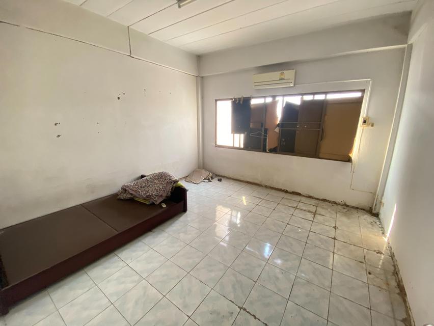 ขายด่วน!! อาคารพาณิชย์ 2 คูหาด้านหน้าทะลุกัน ทำเลดี จ.อุดรธานี (OSS-098) 6