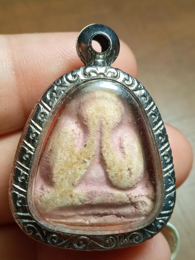 พระปิดตาหลังแบบพ่อแก้ววัดเครือวัลย์