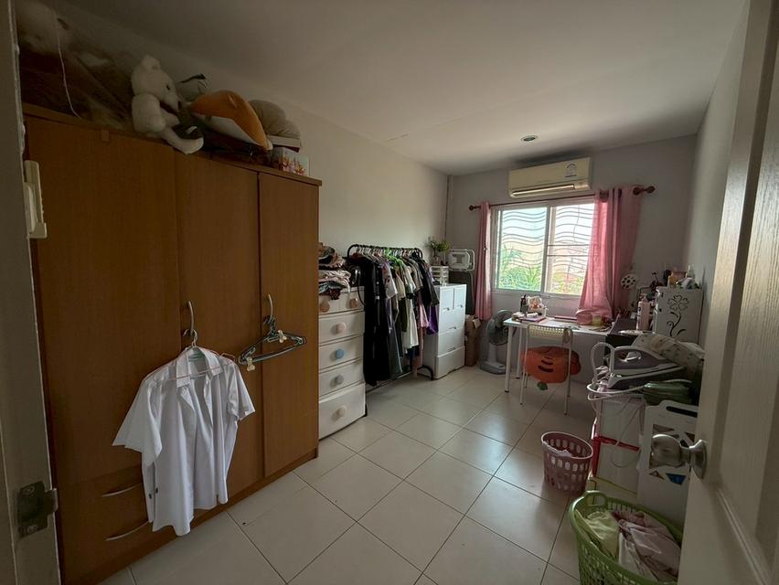 หมู่บ้านสุขสำราญ ลีฟวิ่ง (ประชาอุทิศ 90) ถนน รพช.ประชาอุทิศ  ต.คลองบ้านสวน อ.พระสมุทรเจดีย์ จ.สมุทรปราการ 16