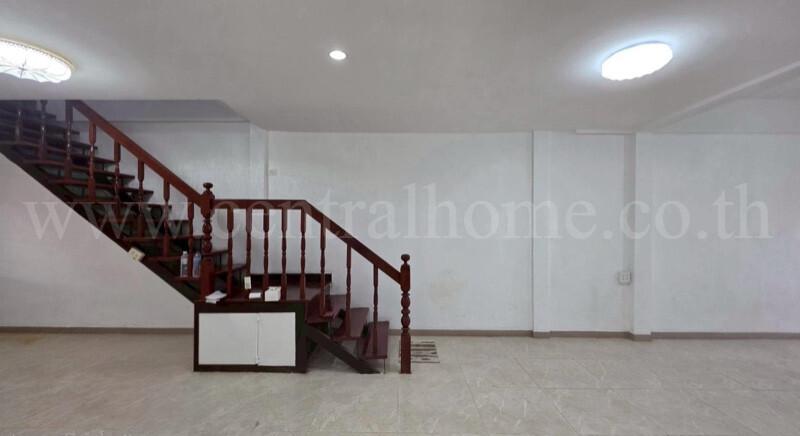 ทาวน์เฮ้าส์ เจริญทรัพย์ เทพารักษ์ รีโนเวทต่อเติมแล้ว พร้อมเข้าอยู่ ราคาถูก 6