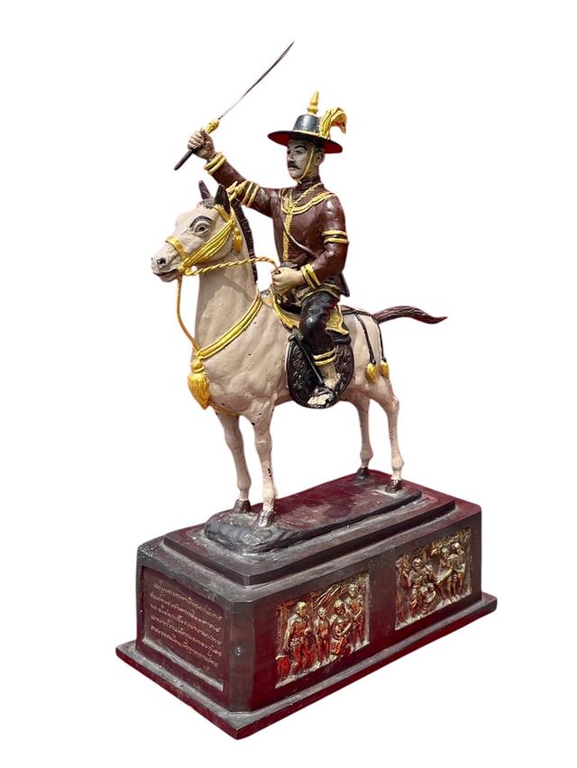 สมเด็จพระเจ้าตากสินมหาราช ทรงม้าออกศึก วัดสุทธาราม (ธนบุรี) ปี2546 เนื้อโลหะผสม รูปที่ 2
