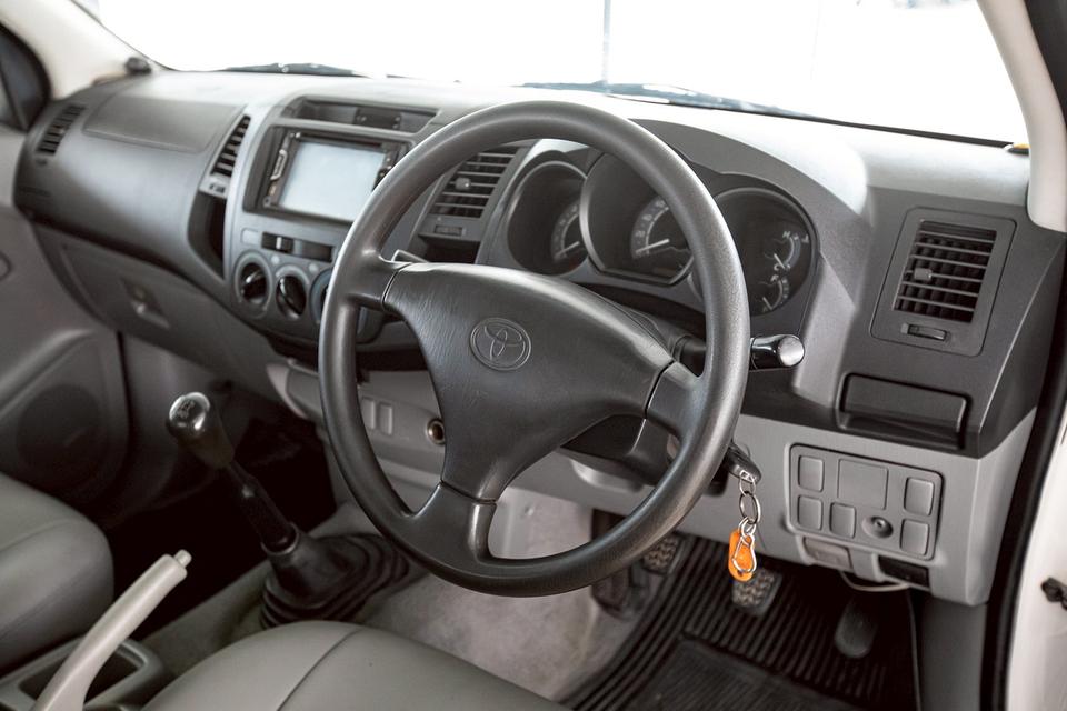 Toyota Vigo Cab 2.5J ดีเซล เกียร์ธรรมดา ปี 2010 สีขาว  12
