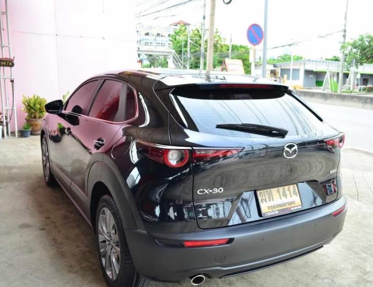 Mazda CX-30 สีดำ 5