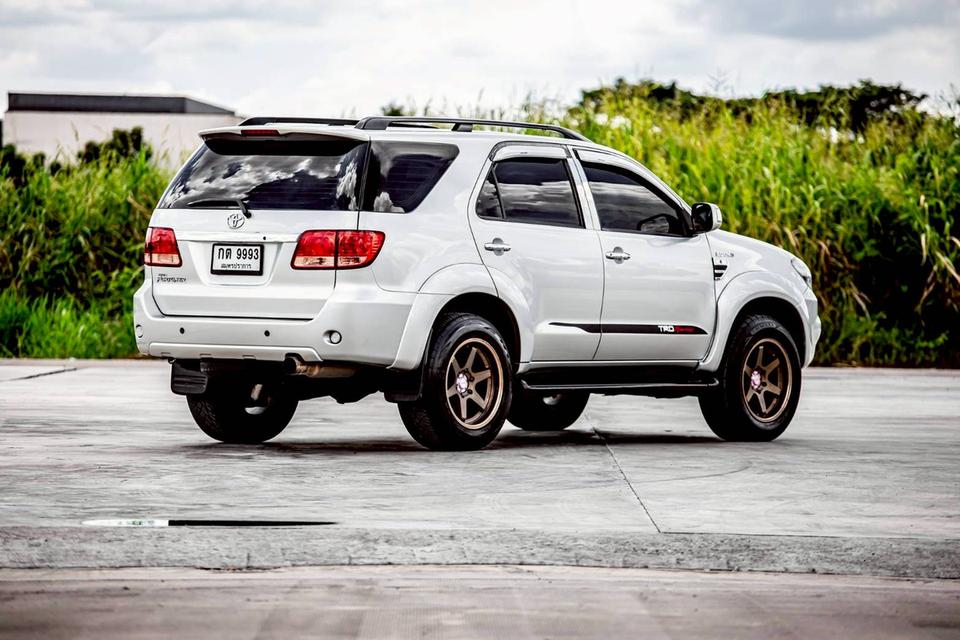 TOYOTA FORTUNER 3.0V 4WD สีเทา เกียร์ออโต้ ปี 2005 แต่งครบๆ หลักแสน 6