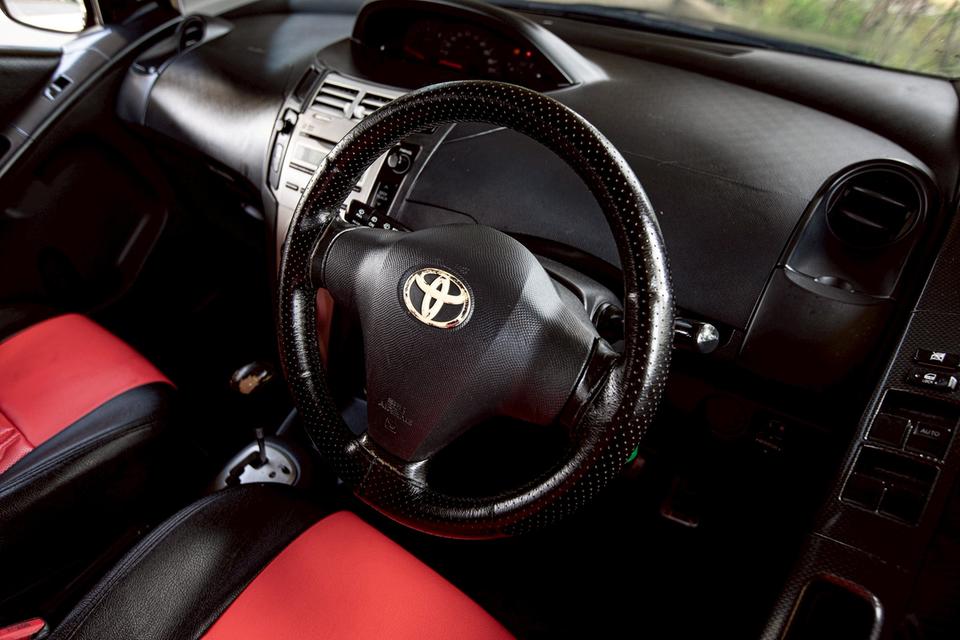 Toyota Yaris 1.5E ปี 2006 เกียร์ Auto สีแดง  16
