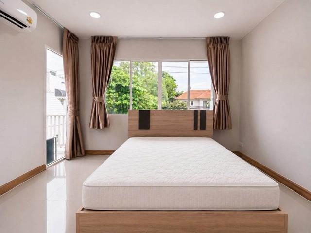 ให้เช่าบ้านเดี่ยว 2.5 ชั้น หลังใหญ่ รีโนเวทใหม่ 122 ตรว. 4 ห้องนอน โครงการ ลลิล อินเดอะพาร์ค วัชรพล–พหลโยธิน ซอยวัชรพล3 8