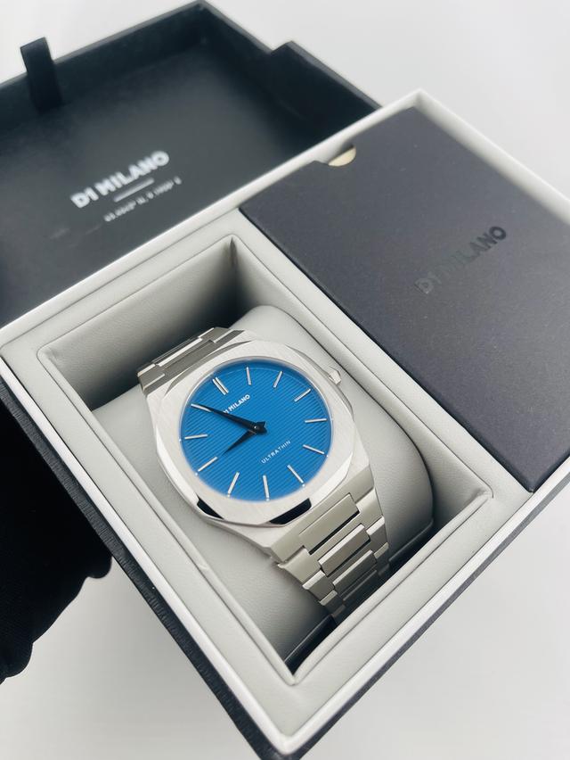นาฬิกา D1 Milano Ultra Thin Cerulean Blue สภาพนางฟ้า กล่องและเอกสารครบ