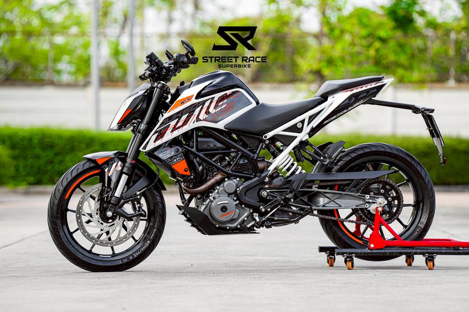 Duke390 2023** – Stunning, Sharp, and Loaded with a Genuine Akrapovic Exhaust!  8