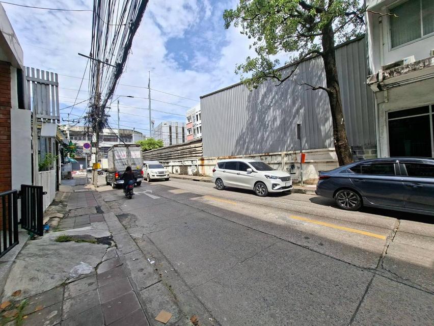 ขายตึกแถว รีโนเวทใหม่ 5 ชั้น + ดาดฟ้า ปากซอยปรีดีพนมยงค์ 26 (N.2362) 17