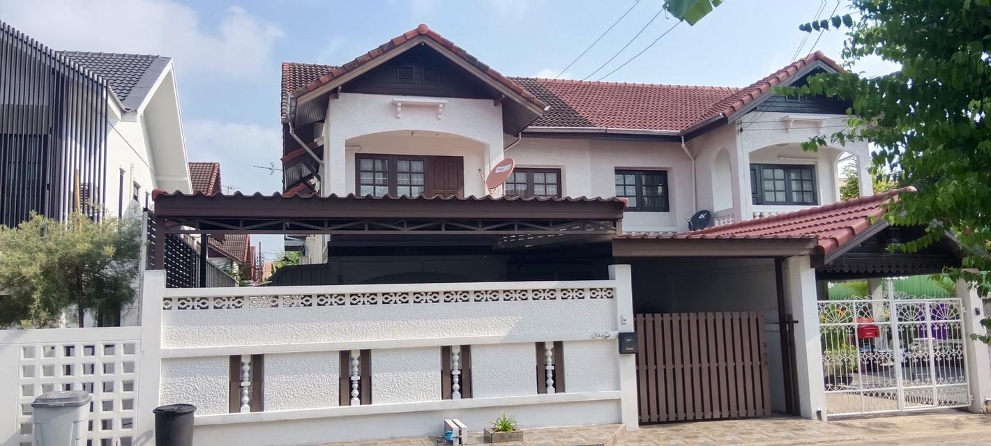 บ้านแฝด 3 ห้องนอน 2 ห้องน้ำ 1