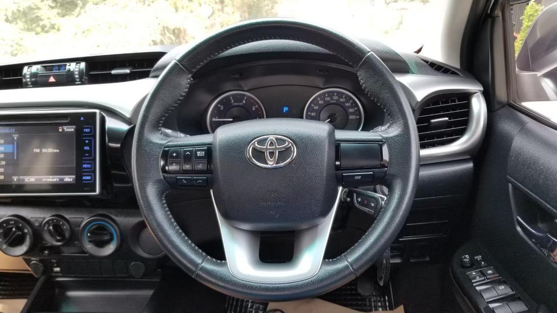 ขายรถบ้าน Toyota Hilux Revo 2.4 Prerunner E Double Cab 2018 A/T สีเทา 2