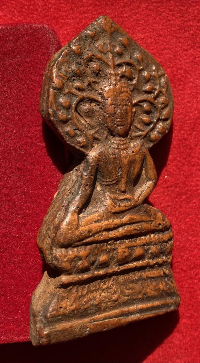 พระเชียงแสน ซุ้มโพธิ์บัลลังก์ เชียงแสน เนื้อดิน รูปที่ 4