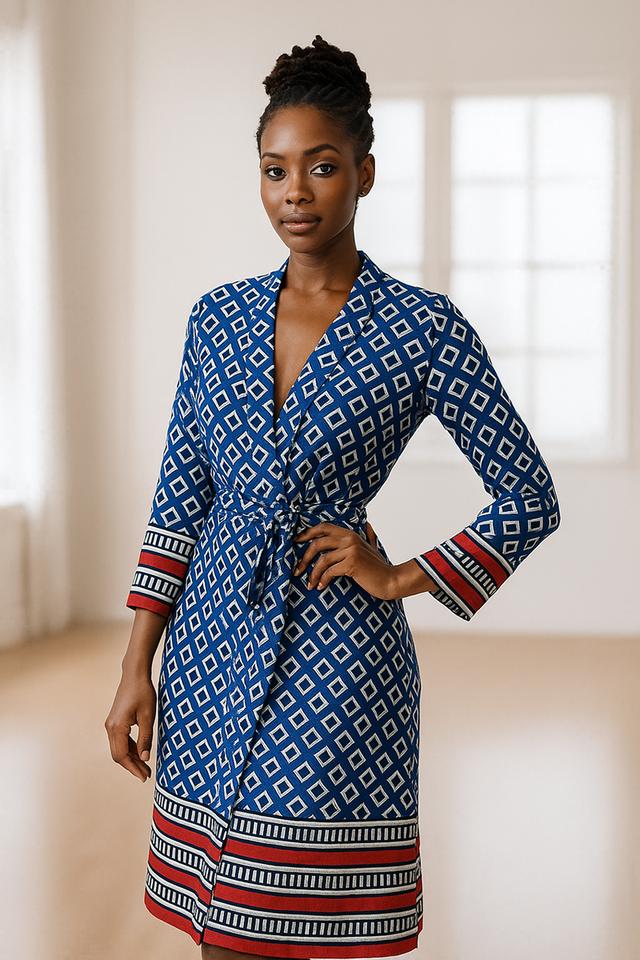 เดรสพันหน้าพิมพ์ลายกราฟิกสีนํ้าเงิน (Blue Geometric Print Wrap Dress)@SP031